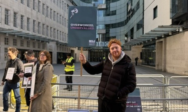 BBC Newshour-World Tonight strike 2 (18 May).jpg