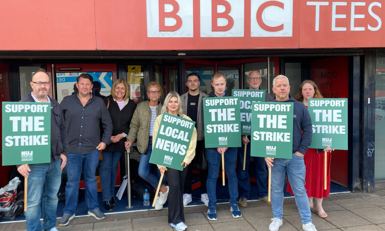 Radio Tees picket